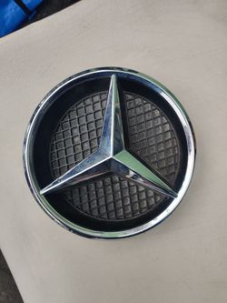 Mercedes Front Grill Badge C,E,GLA, CLASS W205 W212 Emblem STAR ORIGINAL 