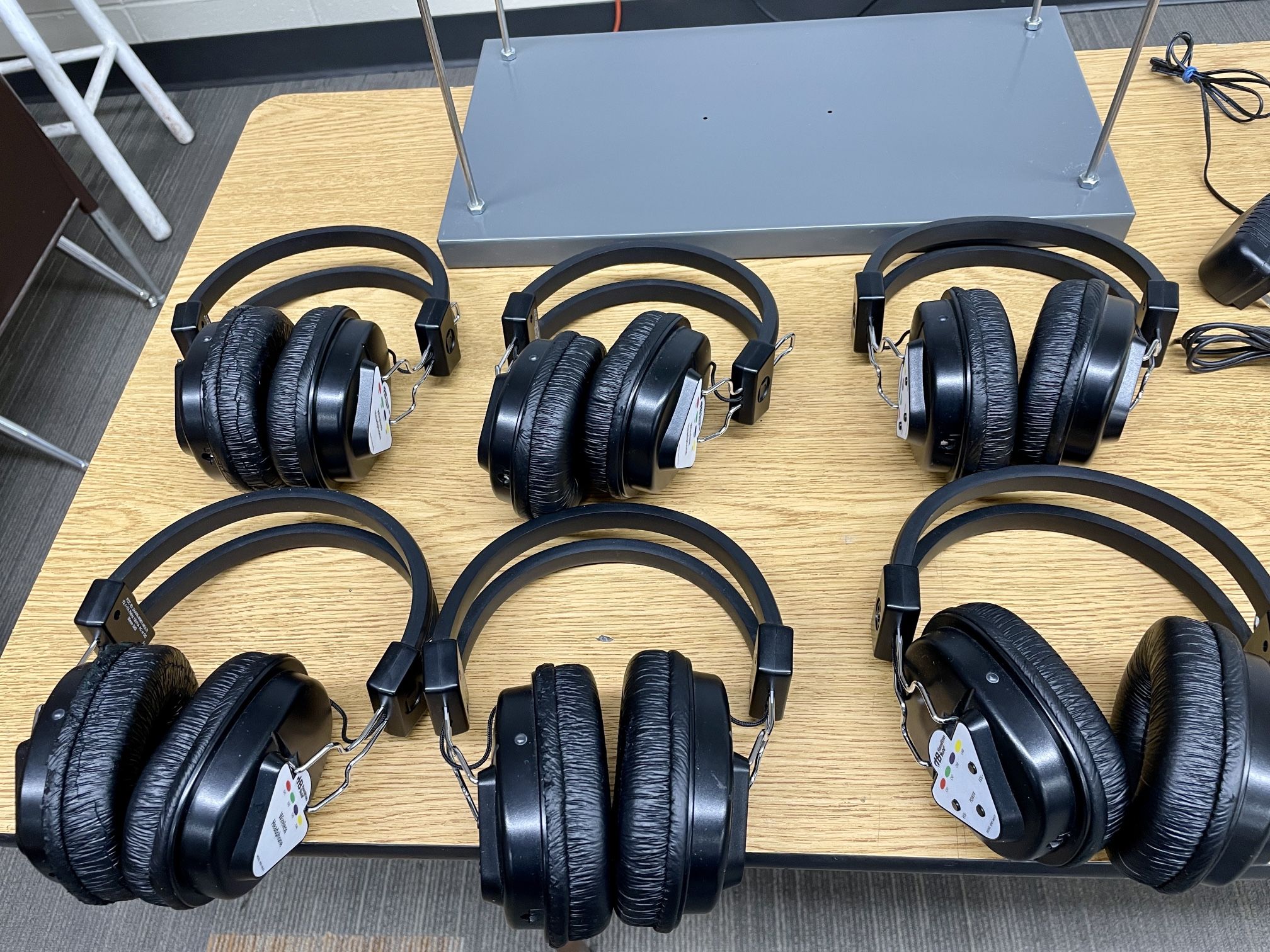 Hamilton Buhl Wireless Headphones and CDPlayer