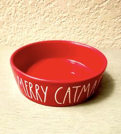 $5 - New Rae Dunn small pet bowl. Please pickup in the area of 36th Ave and Pinnacle peak within 24hours of take greatly appreciated. Thank you!