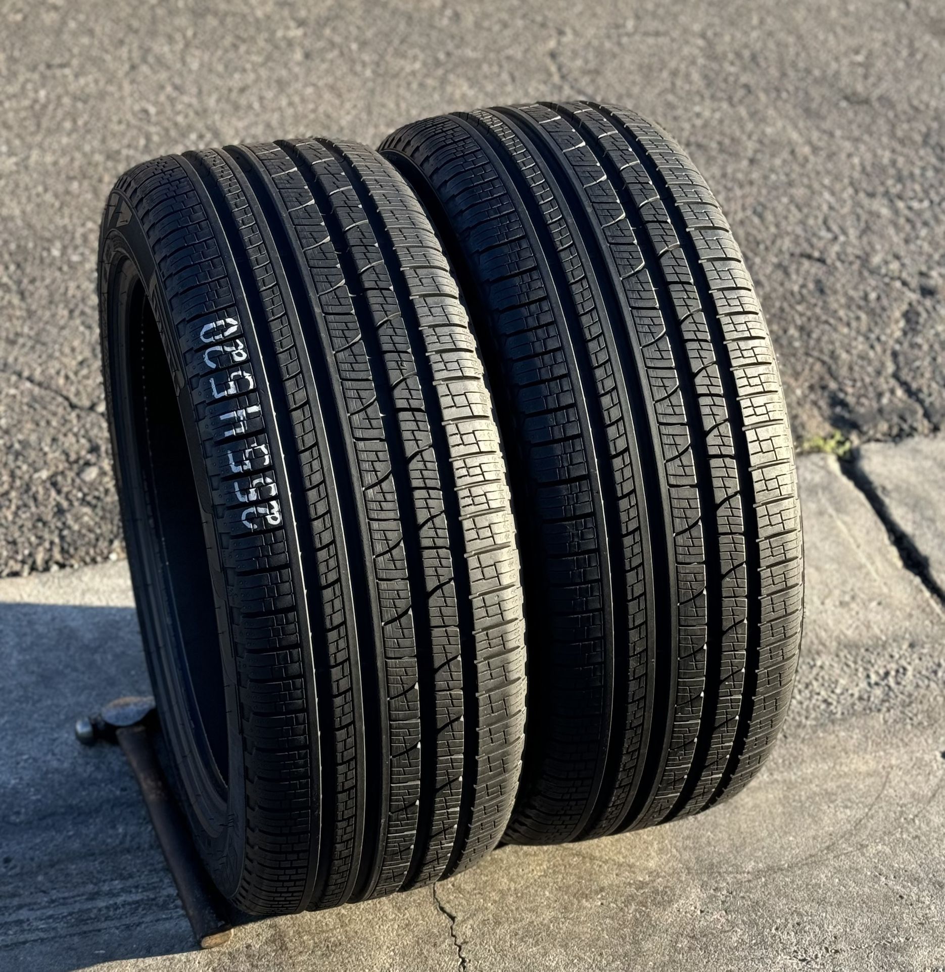 255/45/20 PIRELLI SCORPION RUNFLAT *LIKE NEW*