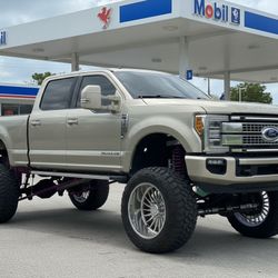 2017 Ford Super Duty F-350 SRW Lariat 