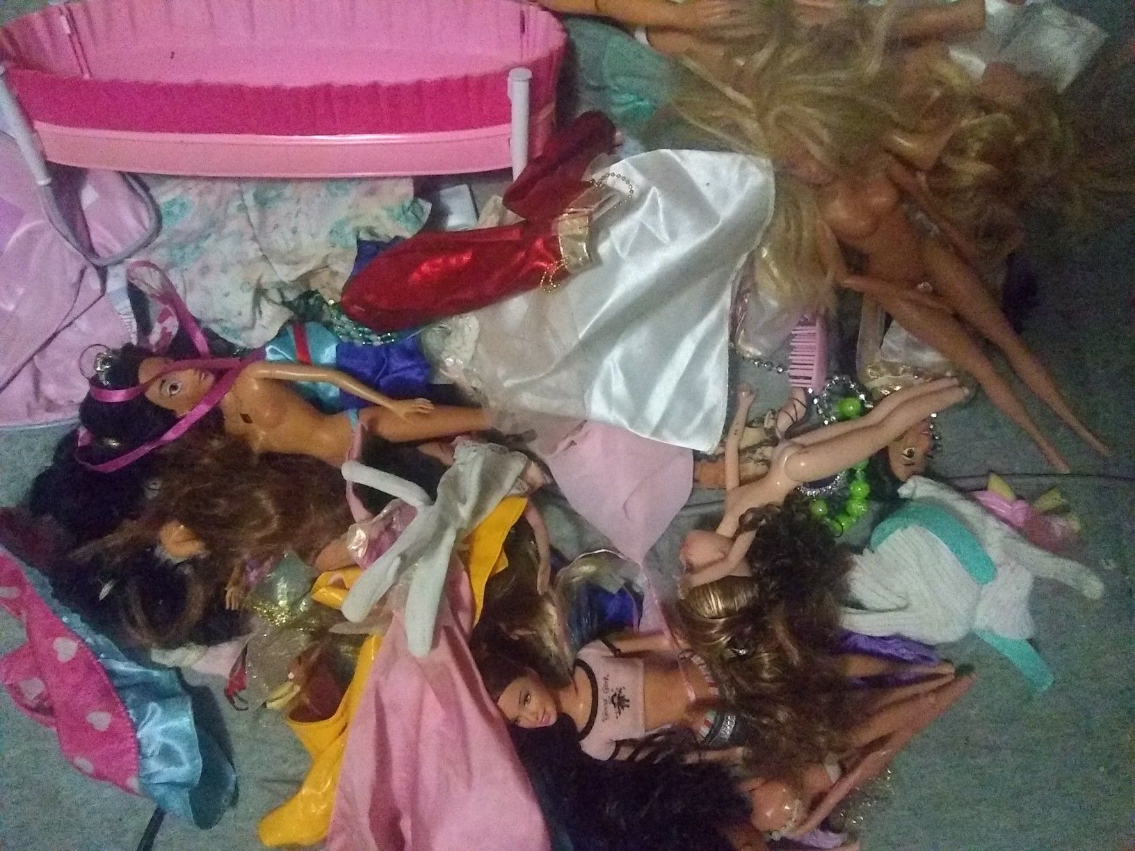 musc barbies, clothes, brat dolls ECT.