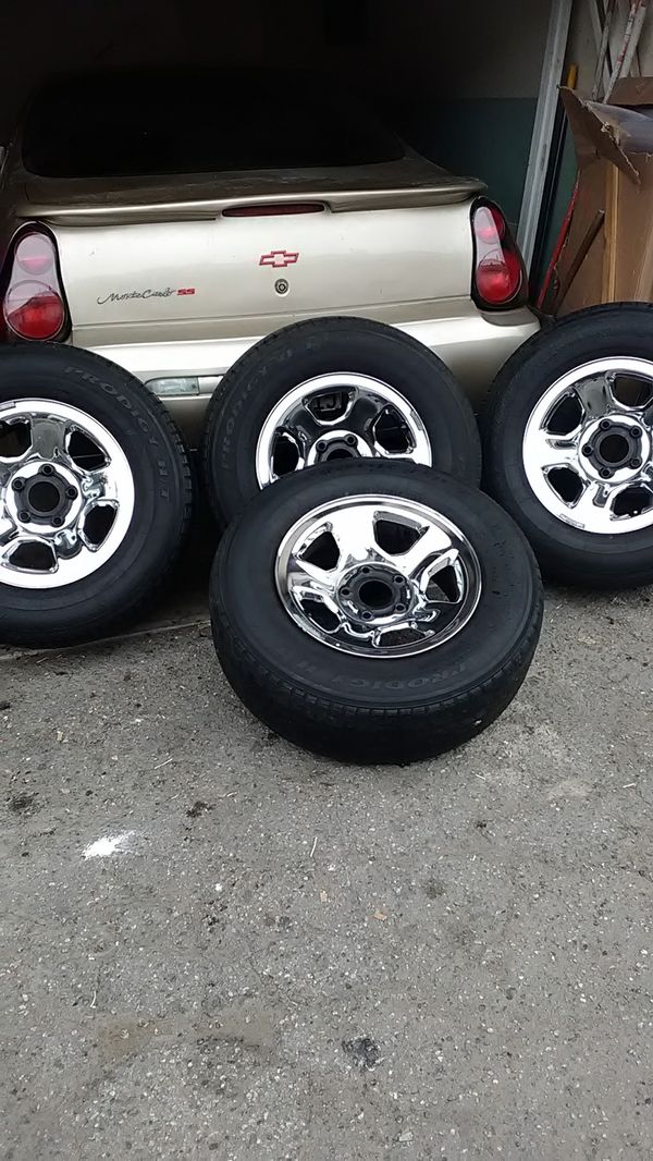Chevy truck rims 17 inch chrome for Sale in Wilmington, CA OfferUp