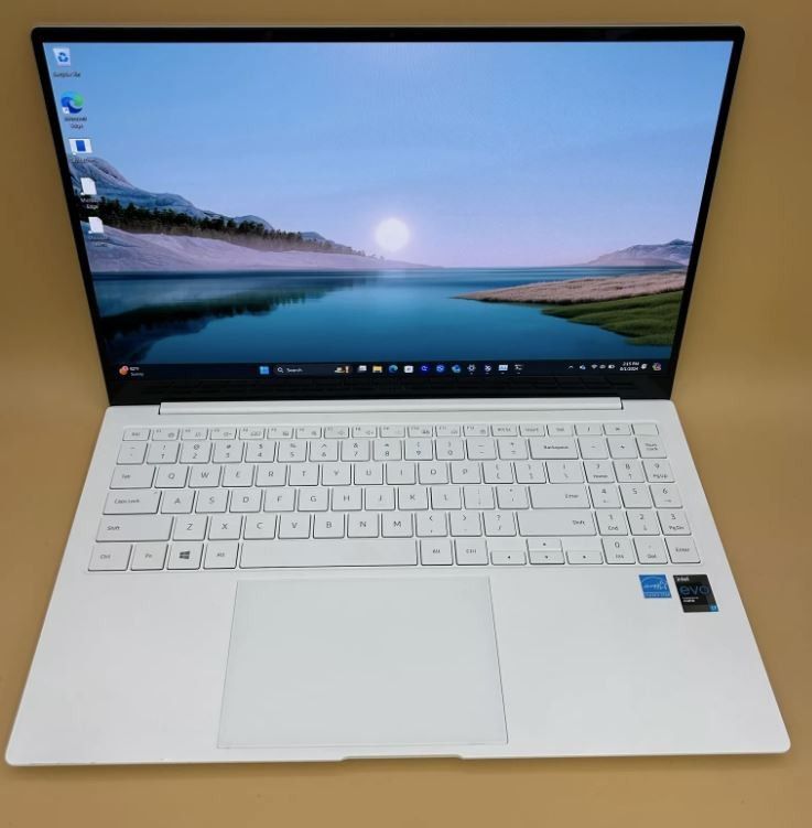 Samsung Laptop Computer , Intel I7 11th Gen, 1TB SSD, Microsoft Office, Photoshop, Quickbooks