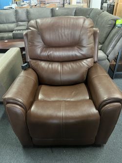 Weslin Leather Zero Gravity Power Recliner with Power Headrest，$260