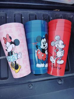 Disney tumblers 32 OZ brand new 🆕