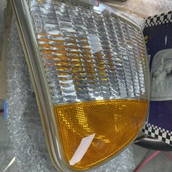 Ford F-150 Side Signal Lenses 97 - 06 Truck