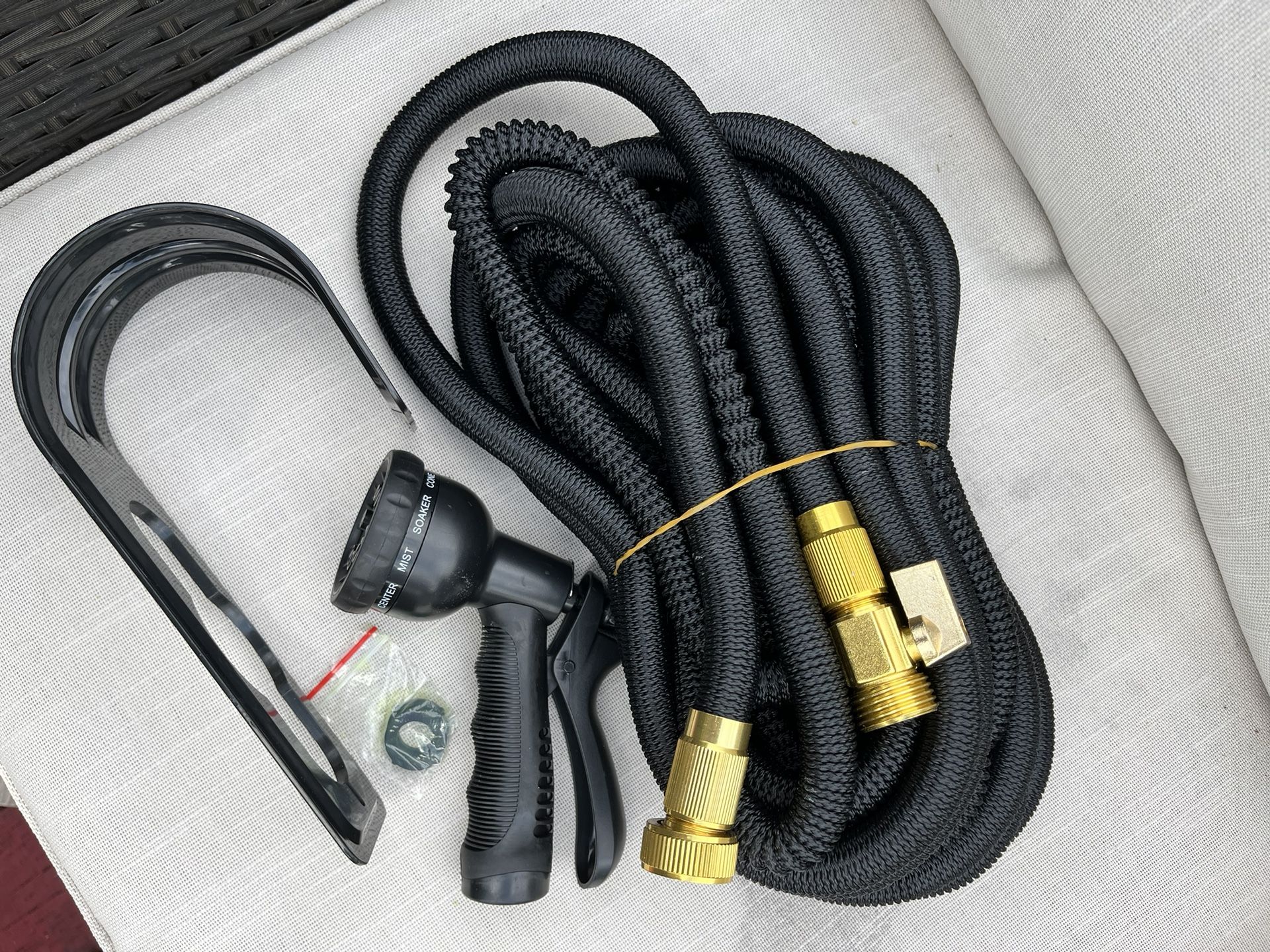 Expandable garden hose with Nozzle 