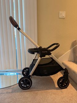 Nuna Triv frame and adapter