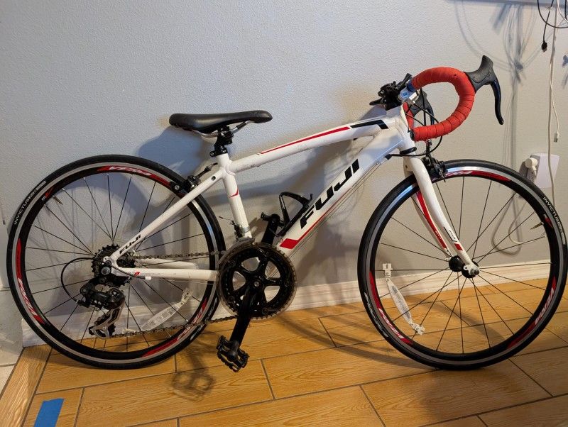 Fuji 24" kids road bike