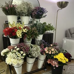 Flower stand - White Buckets Size : 3 Tier 9 Buckets 3 Tier 