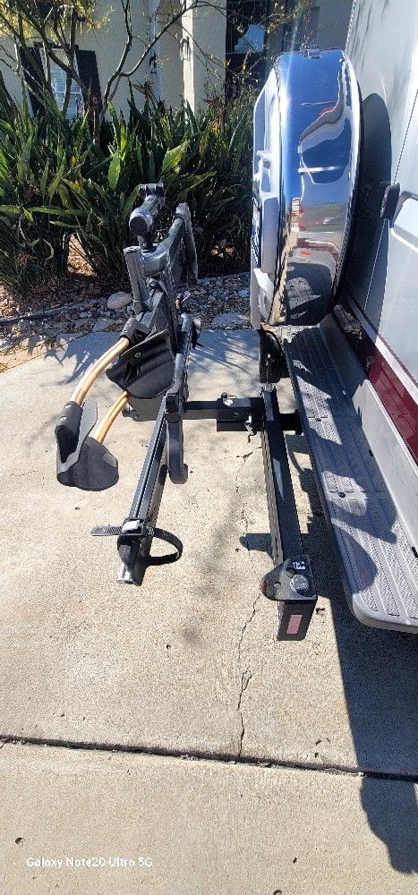 Kuat NV 2.0 Pivot Swing Away 4 Bike Rack