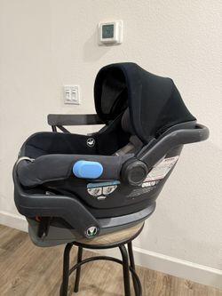 Uppababy Mesa Car Seat Base Included Clean