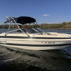2006 Larson Lxi 228 23’ Wakeboard Boat