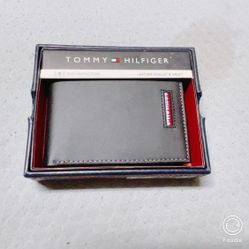 Tommy Hilfiger Mens BI-Fold Wallet / Card Holder~Black NEW leather 