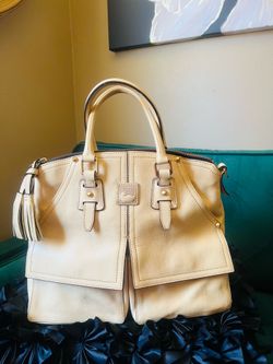 Dooney & Bourke Florentine Clayton In Bone Retails $728🎀
