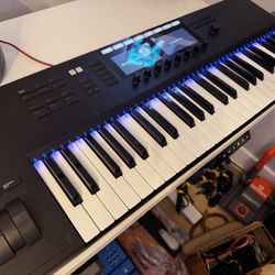 Komplete Kontrol S49 MK2 