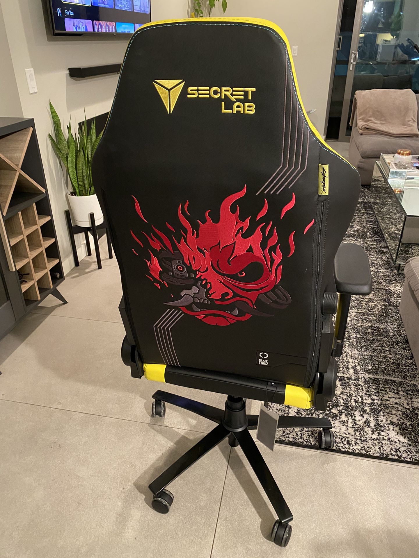 Secretlab Cyberpunk 2077 Gaming Chair for Sale in West Los Angeles, CA OfferUp