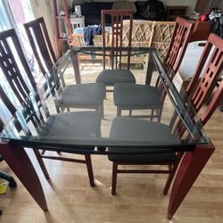 5 CHAIRS & GLASS DINING ROOM TABLE