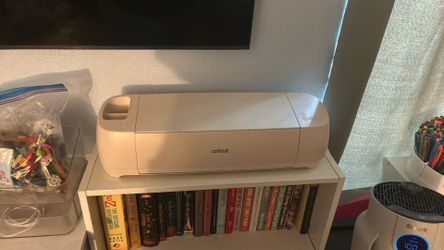 Cricut Bundle, willing to separate $350 obo