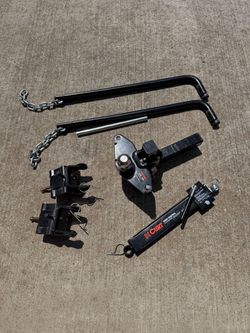 CURT 17063 Round Bar Weight Distribution Hitch with Sway Control, 14,000 lb