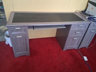 WOODEN DESKS