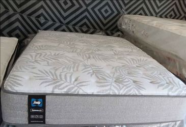 Queen Size Mattress (Colchon Queen Size)