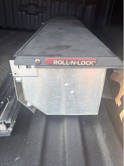 Roll n Lock truck Bed Cover