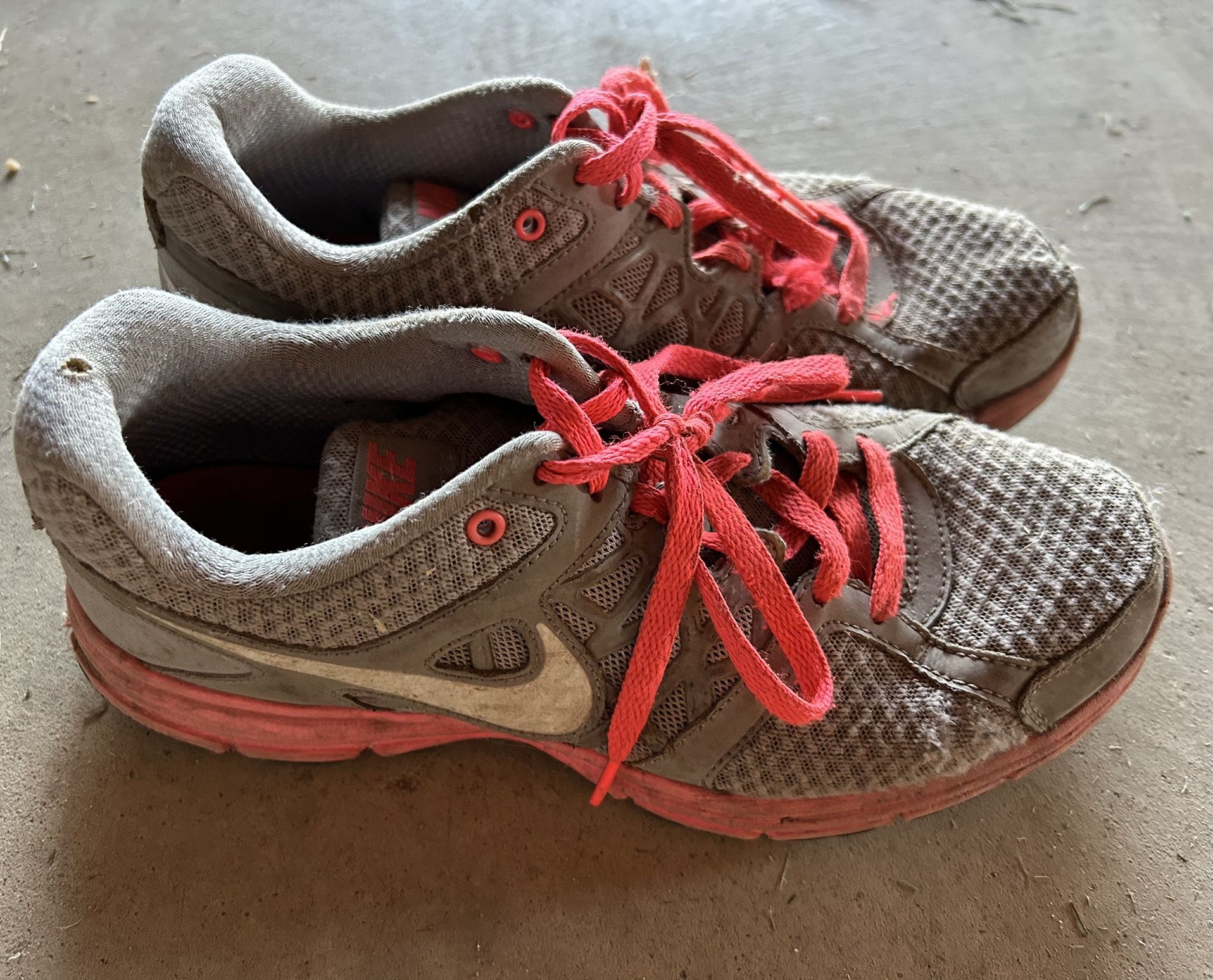 Women’s Nike Tennis Shoes size 9.5