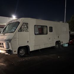 1993 Chevy Fleetwood Southwind RV. 