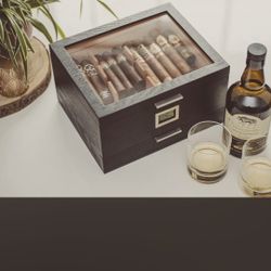 Mill Glass Top HUMIDOR LIKE NEW