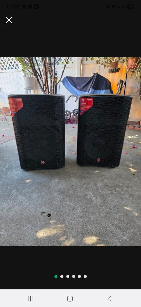 V2215 Harbinger 600 Watts POWERED SPEAKERS