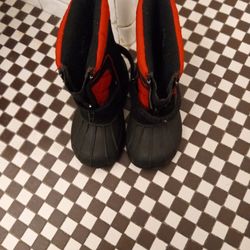 Kid Snow Boots Size 7