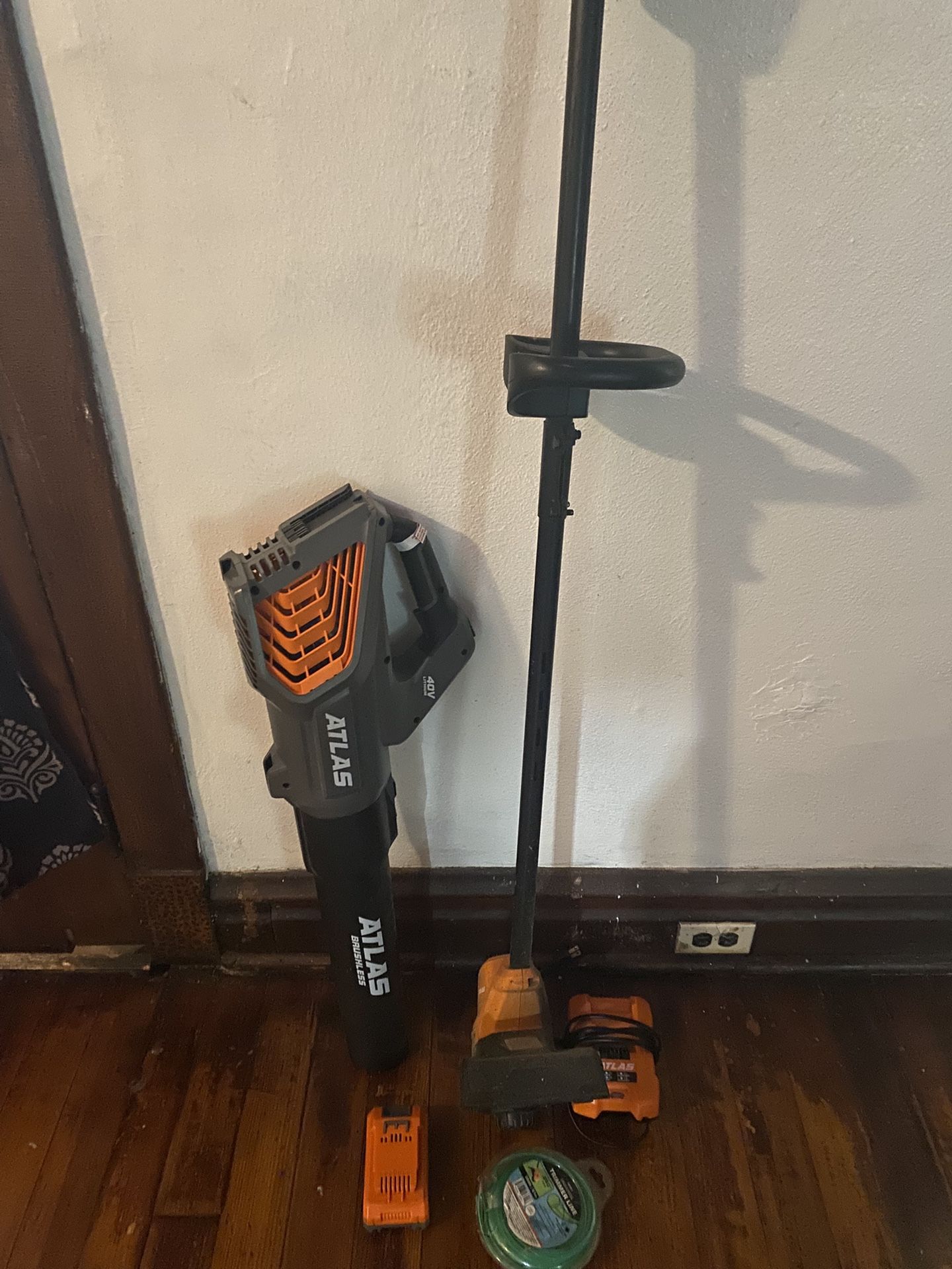 String Trimmer & Leaf Blower