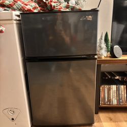 Arctic King Black Mini Fridge With Freezer 