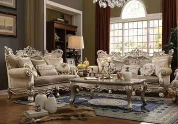 Beautiful set of sofas take them on credit 