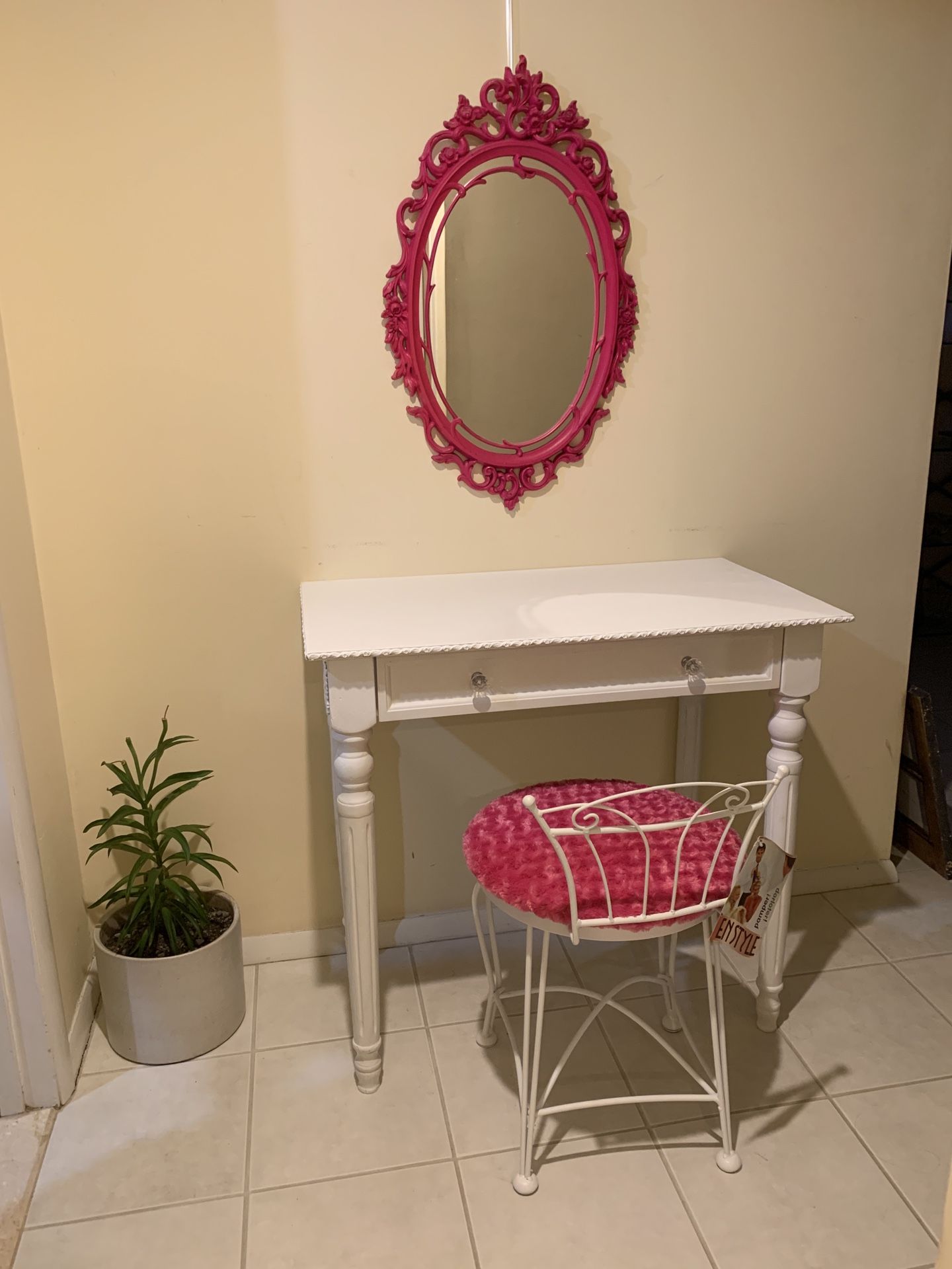 Vanity Desk Set (chair & mirror included)