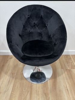 Impressions Vanity Antoinette Round Tufted Vanity Chair
