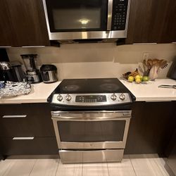 General Electric Microwave And Stove/oven 