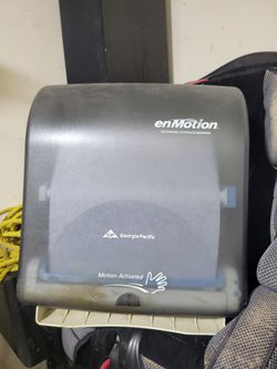 Enmotion Paper Towels Dispenser