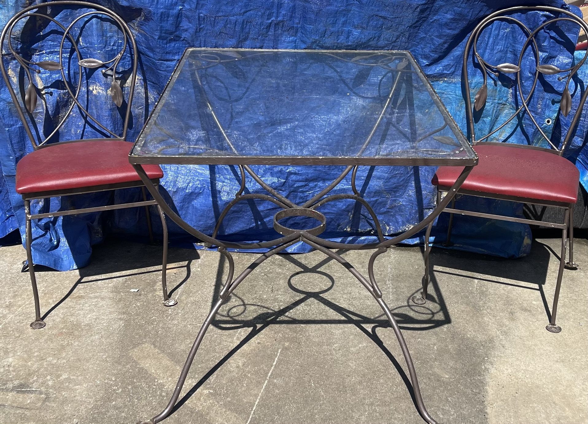 Vintage Outdoor Table/Chairs
