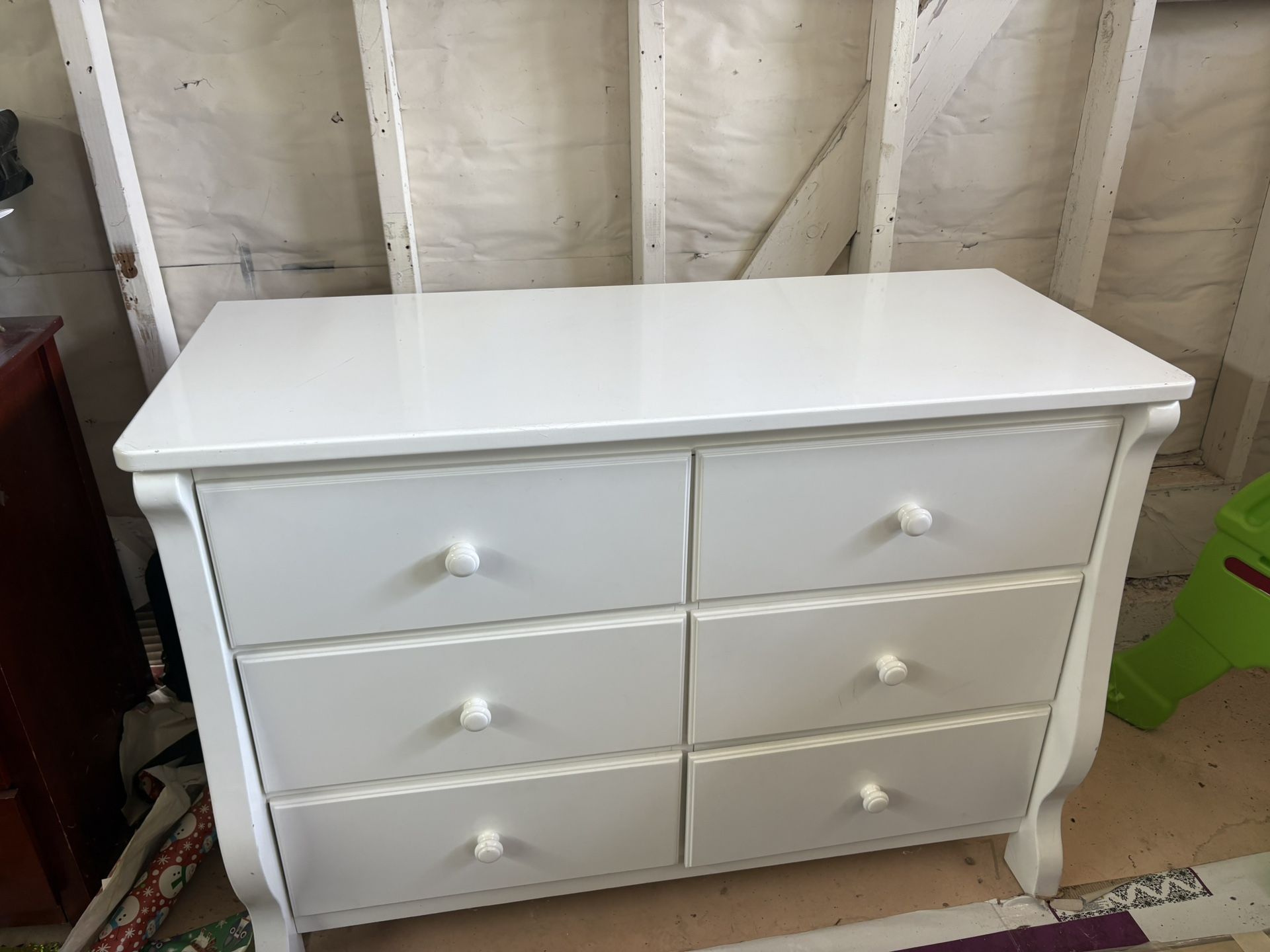 White dresser- FREE