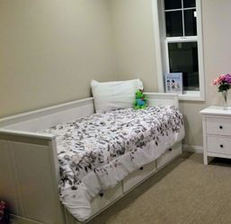 White IKEA Hemnes day bed