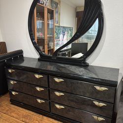 Combo Armor With Mirror, Dresser And 2 Night Stands 