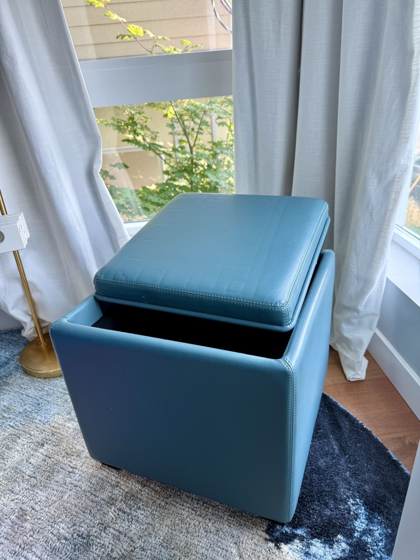 Stow Ocean 17″ Leather Storage Ottoman – Crate & Barrel