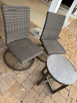 Outdoor Chairs 