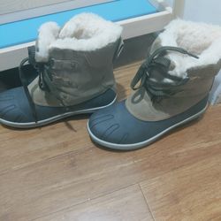 Women's Bear Paw Snow Boot Size 7