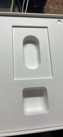 “BOX ONLY” iPad Pro 128gb 9.7” WiFi Only 