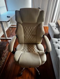Desk chair NEEDS TO GO. MAKE AN OFFER