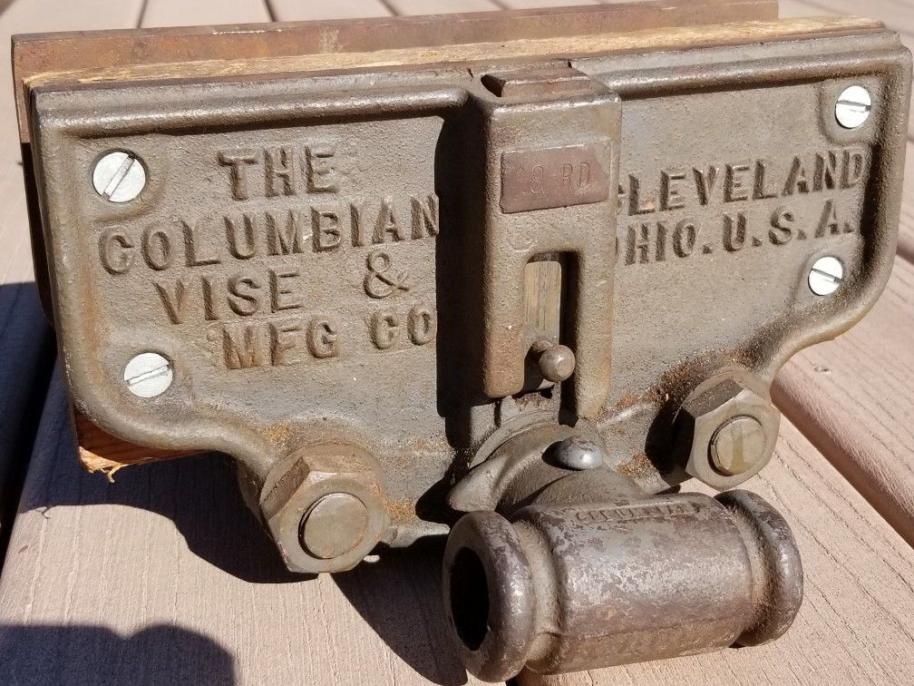 Columbian Vintage 9 RD Woodworking Vise
